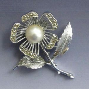 Vintage pearl brooch